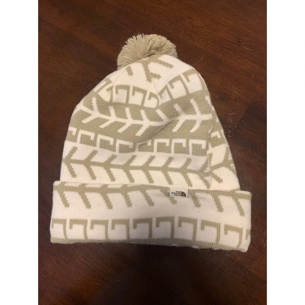 NWT The North Face Ski Tuke‎ Beanie Flax Triangle Forest Floor Print Pom Hat